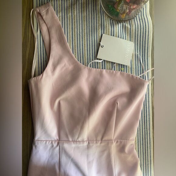 Runaway The Label Chrisalis Midi Dress Size XS Pink  One Shoulder New - Picture 10 of 16
